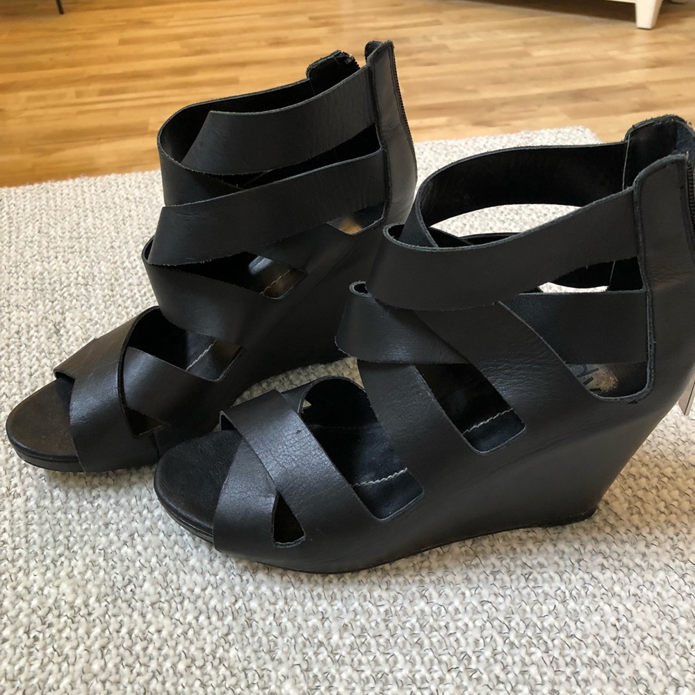Dolce Vita DV strappy leather wedges with zipper